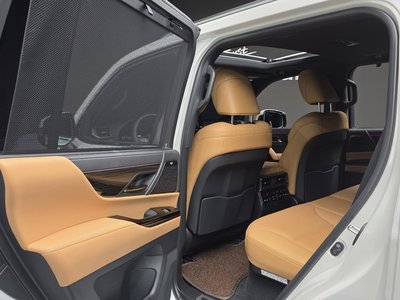 2025 Lexus LX — миниатюра 35