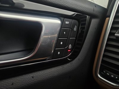 PORSCHE CAYENNE - 8