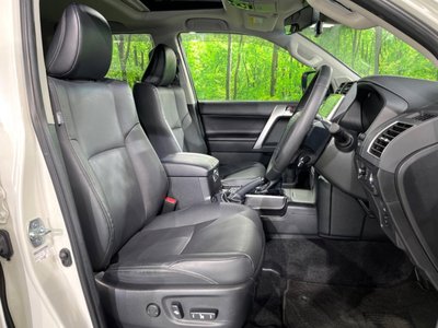 TOYOTA LAND CRUISER PRADO - 8