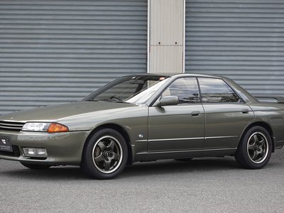 NISSAN SKYLINE COUPE - 1