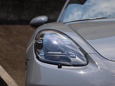 صورة 8 لـ 2025 Porsche 718