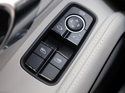 صورة مصغرة 18 لـ 2025 Porsche 718