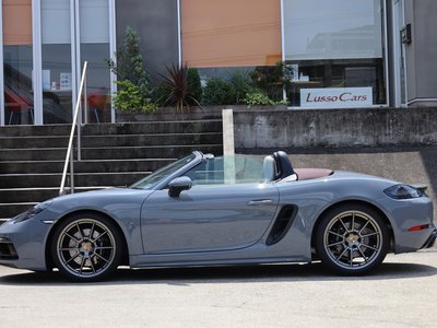 صورة 3 لـ 2025 Porsche 718