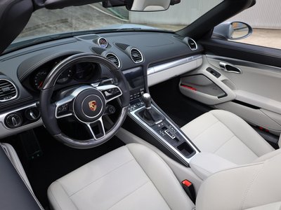 صورة 10 لـ 2025 Porsche 718
