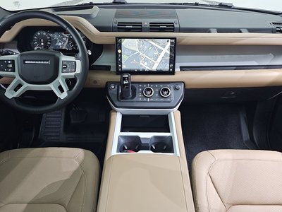 صورة 9 لـ 2025 LAND Rover DEFENDER