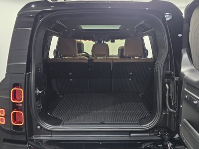 صورة 10 لـ 2025 LAND Rover DEFENDER