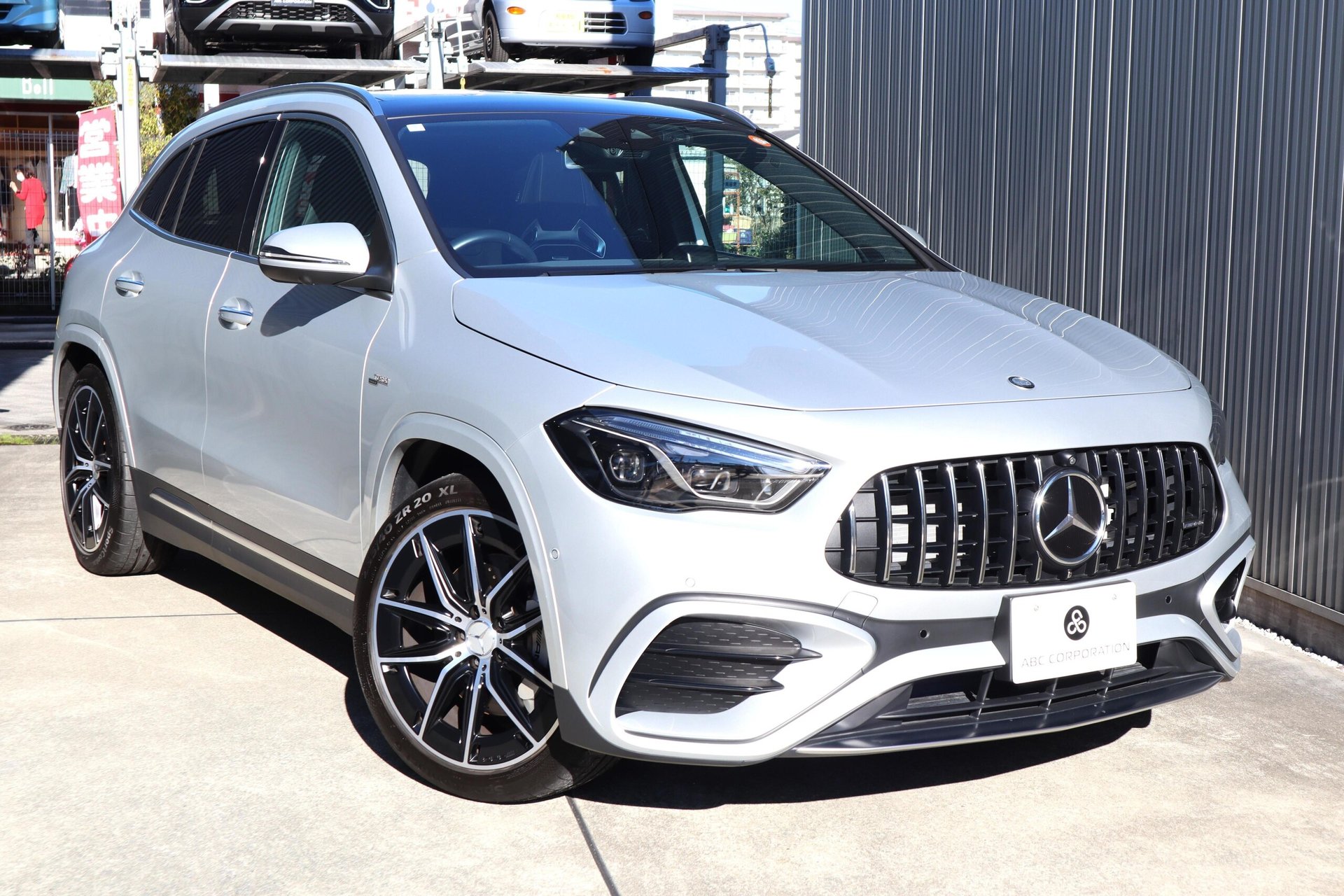 MERCEDES-BENZ GLA AMG - View 1