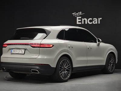 صورة 4 لـ 2021 Porsche CAYENNE