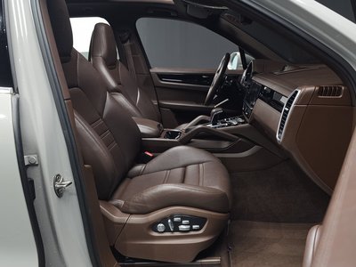 صورة 10 لـ 2021 Porsche CAYENNE