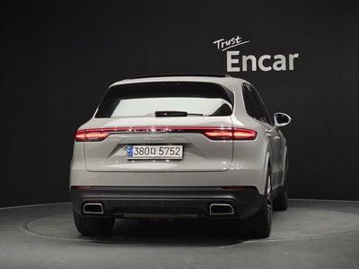 صورة 3 لـ 2021 Porsche CAYENNE
