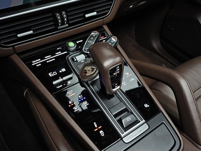 صورة 9 لـ 2021 Porsche CAYENNE