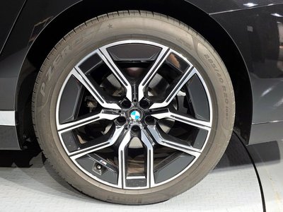 BMW 7 SERIES - 8