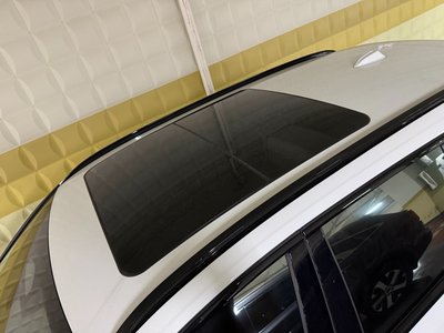 2025 BMW 3 SERIES photo 3