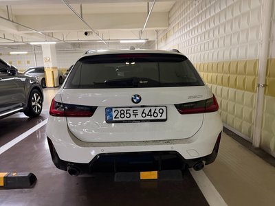 2025 BMW 3 SERIES photo 2