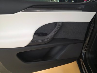 2024 Tesla MODEL X thumbnail 17