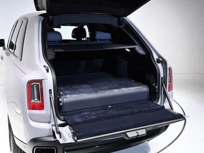 ROLLS-ROYCE CULLINAN - 10