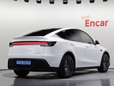 2025 Tesla MODEL Y — фото 4