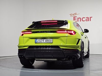 2024 Lamborghini URUS — фото 3