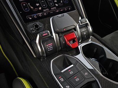 2024 Lamborghini URUS thumbnail 12