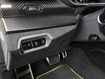 2024 Lamborghini URUS thumbnail 33