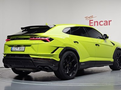 2024 Lamborghini URUS — фото 4