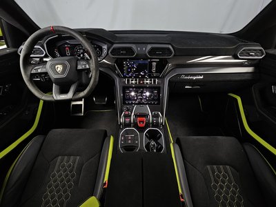 2024 Lamborghini URUS — фото 5