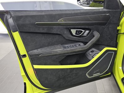 2024 Lamborghini URUS thumbnail 14