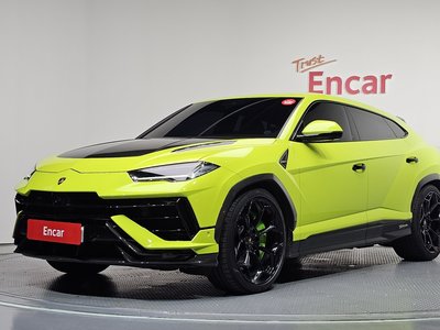 2024 Lamborghini URUS — фото 1