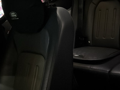 LAND ROVER DEFENDER - 8