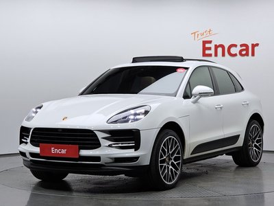 PORSCHE MACAN - 1