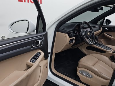 PORSCHE MACAN - 10