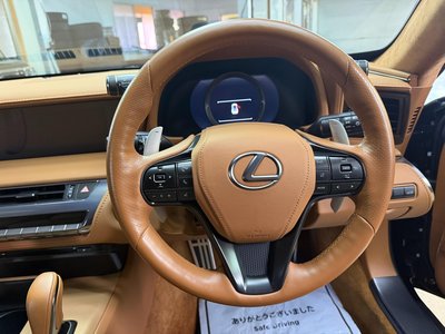 2017 Lexus LC — миниатюра 15