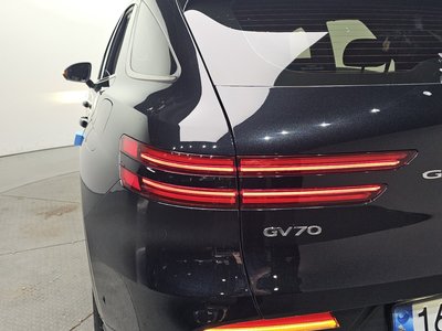 صورة 10 لـ 2022 Genesis GV70
