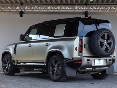 LAND ROVER DEFENDER - 10