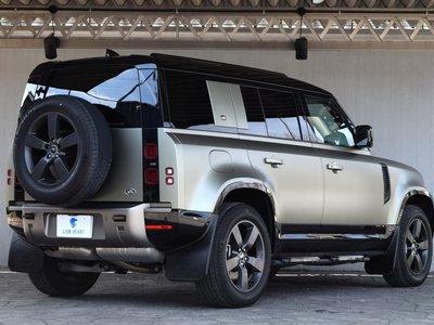 LAND ROVER DEFENDER - 9