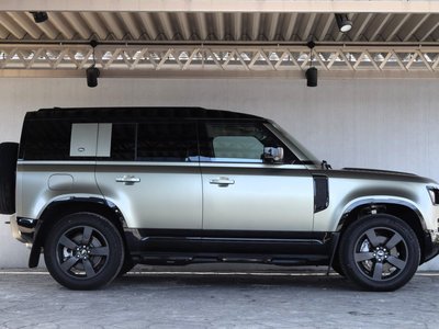 LAND ROVER DEFENDER - 7