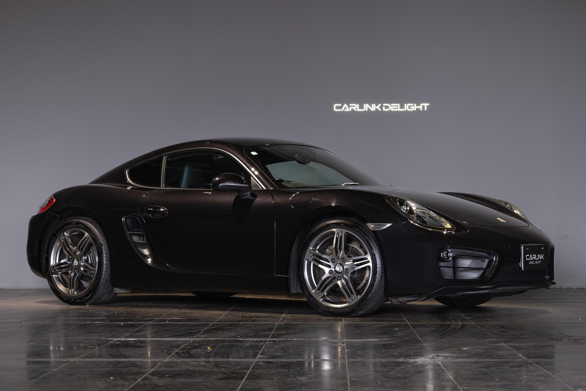 PORSCHE CAYMAN - View 1