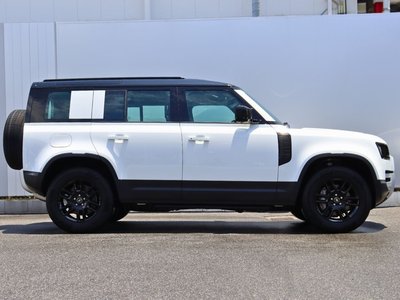LAND ROVER DEFENDER - 10