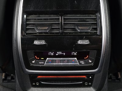 2020 BMW X7 — миниатюра 23