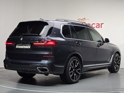 2020 BMW X7 — фото 3