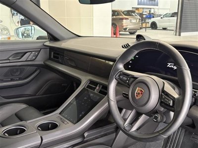 صورة مصغرة 13 لـ 2024 Porsche TAYCAN