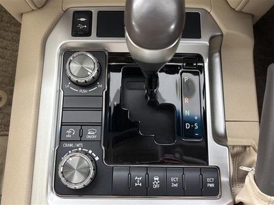 صورة مصغرة 40 لـ 2018 Toyota LAND CRUISER 200