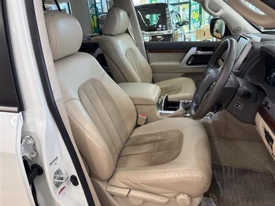 صورة مصغرة 61 لـ 2018 Toyota LAND CRUISER 200