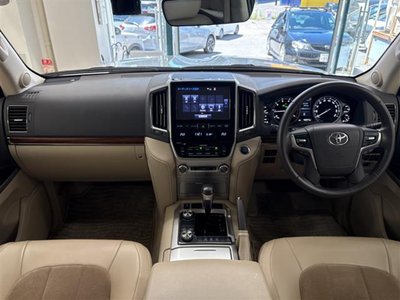 صورة مصغرة 14 لـ 2018 Toyota LAND CRUISER 200