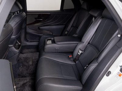 صورة مصغرة 36 لـ 2018 Lexus LS