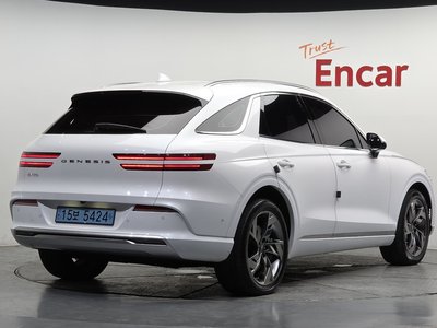 2022 Genesis ELECTRIFIED GV70 photo 3