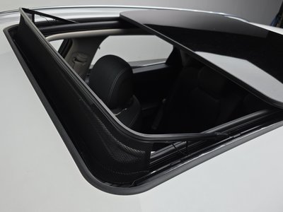 2022 Genesis ELECTRIFIED GV70 — миниатюра 25