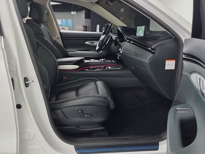 2022 Genesis ELECTRIFIED GV70 — миниатюра 17