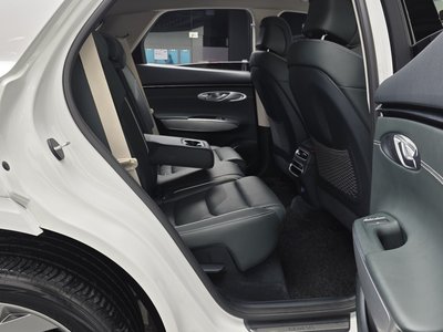 2022 Genesis ELECTRIFIED GV70 — миниатюра 18