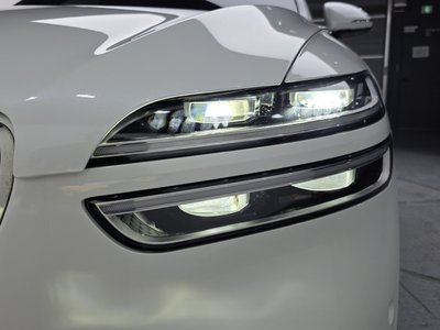 2022 Genesis ELECTRIFIED GV70 photo 9